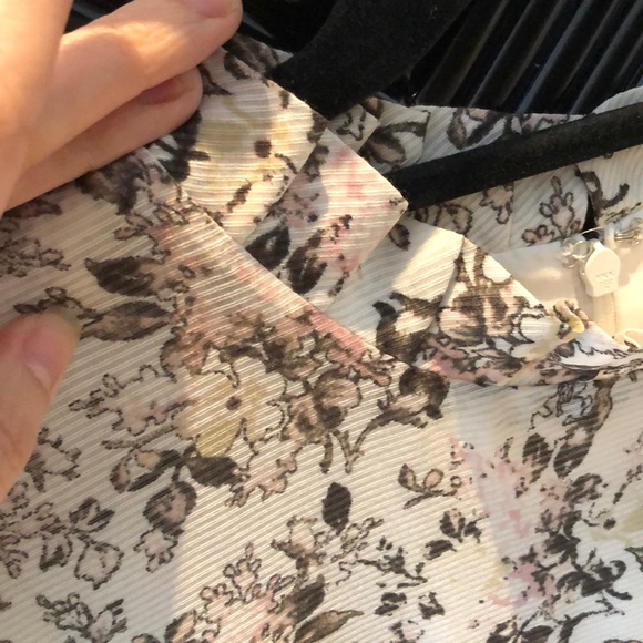 White patterned Club Monaco mini dress - Picture 4 of 5